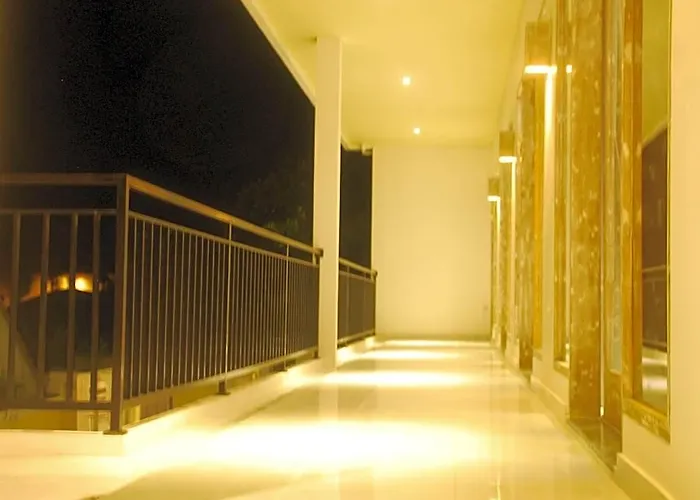 Sugiras Living Casa de hóspedes 2*