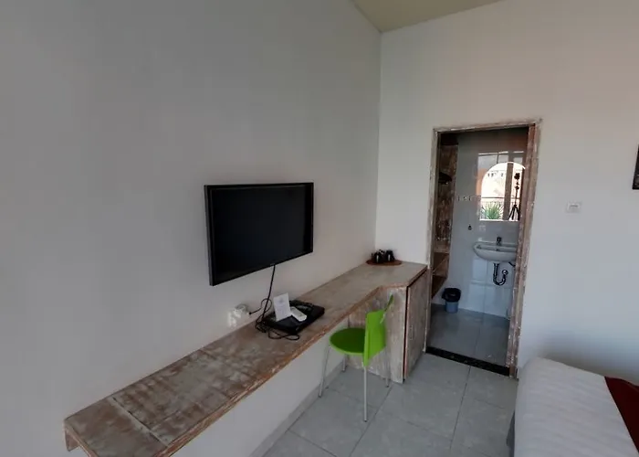 Sugiras Living Casa de hóspedes